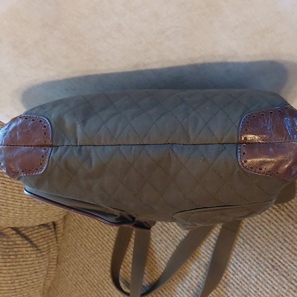 Vera Bradley Tote - Picture 11 of 17